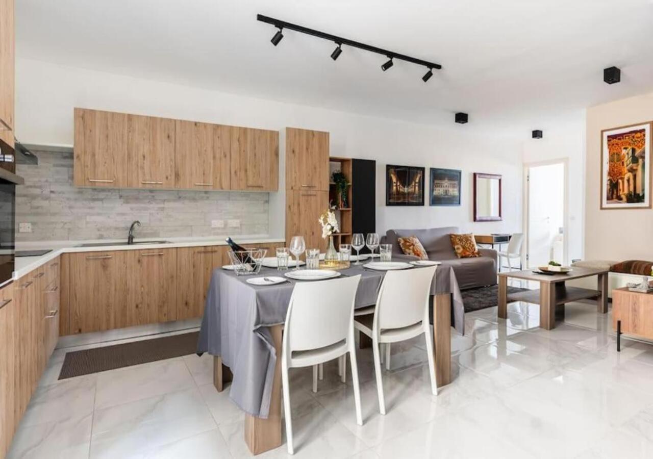 Sea View Luxury Apartment Brand New In La Valletta Esterno foto