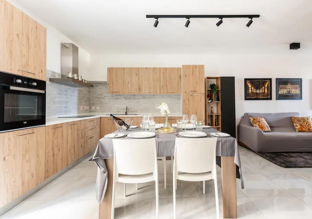 Sea View Luxury Apartment Brand New In La Valletta Esterno foto